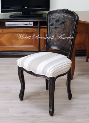 SE09 SN Parisian Chair Lacquered Black Worn Upholstered Seat 01